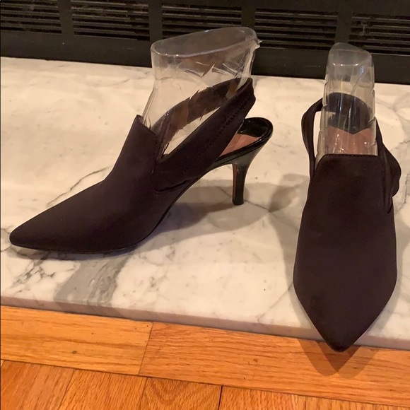 Donald Pliner shooties. - Picture 2 of 5